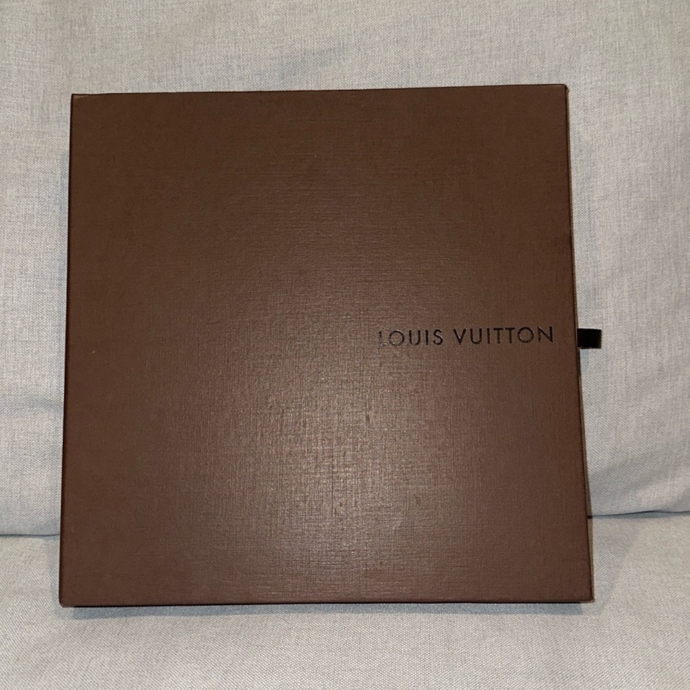 Vintage LV Box 10 1/2 x 10 1/2 in EUC